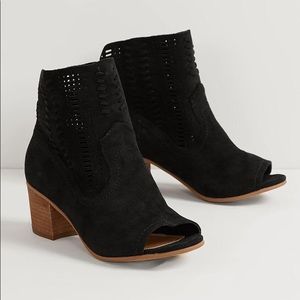 ❌SOLD❌ Not Rated | Peep Toe Booties
